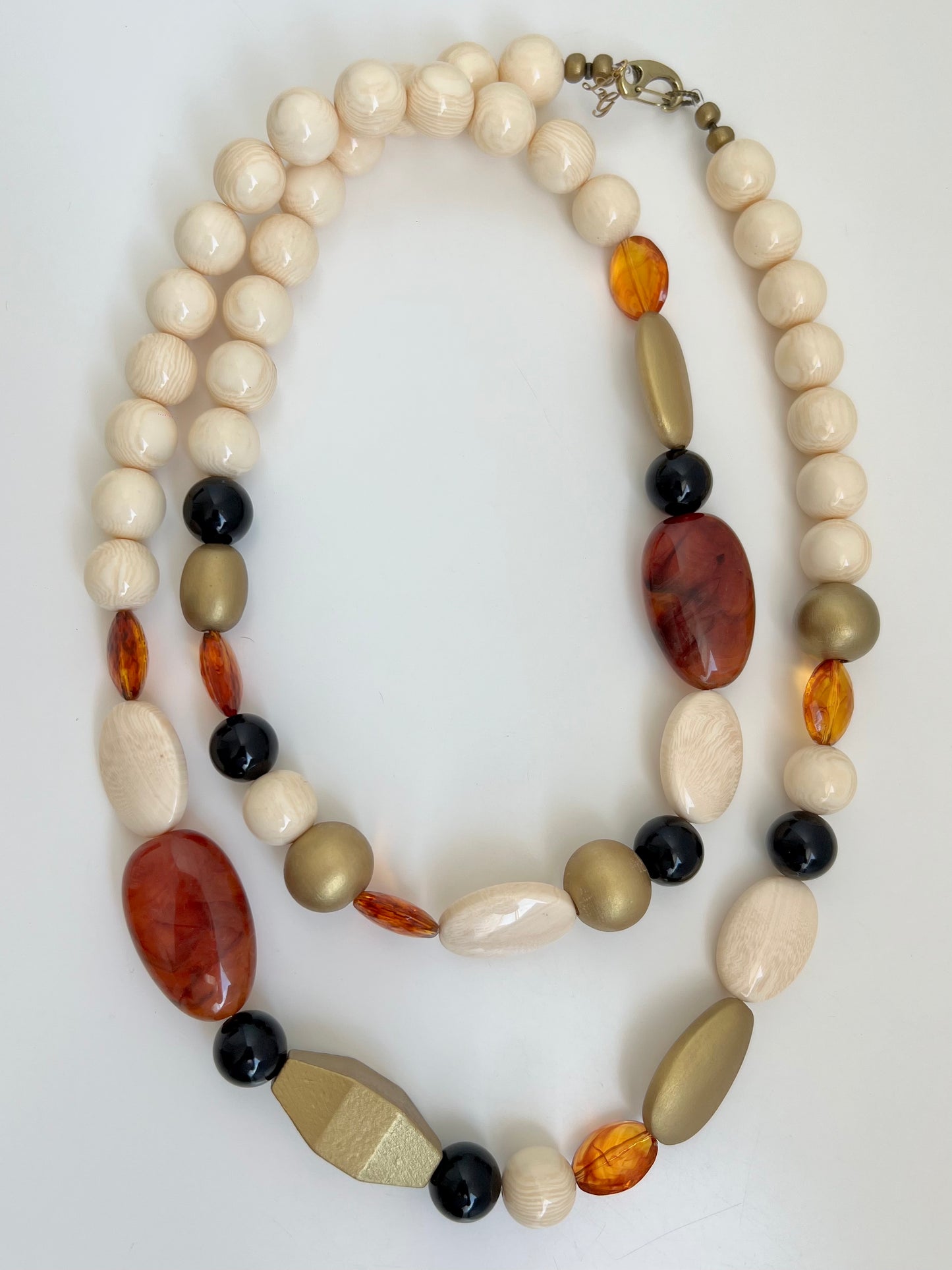 <tc>Dina Necklace</tc>